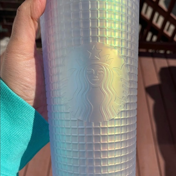 Starbucks Iridesdent Unicorn White Soft Grid 20 oz Tumbler Spring 2022 NWT - Picture 2 of 6